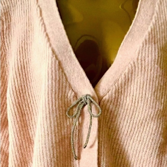 NWT H&M Pale Dusty Pink Sweater W/Sparking Bow Size M - Loose Fit - Picture 2 of 9